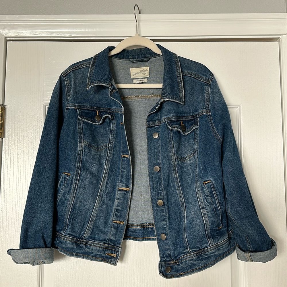 Denim jacket with skull patch - Picture 2 of 3